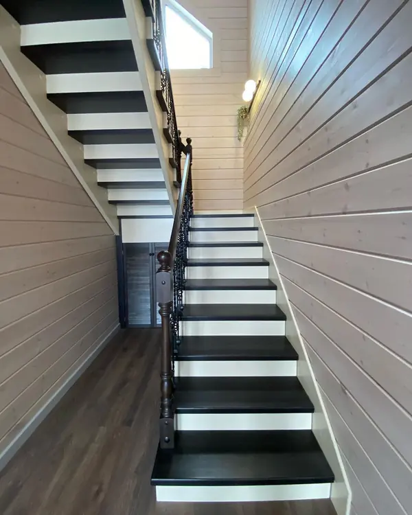 естница Михаила в КП Зорино Спорт Виладж