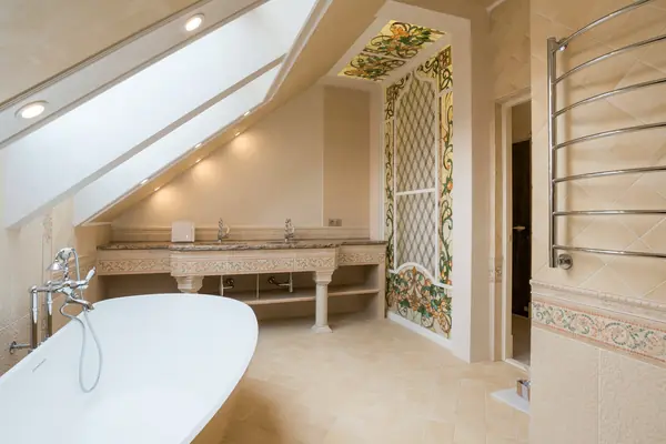 Витражи в ванной комнате