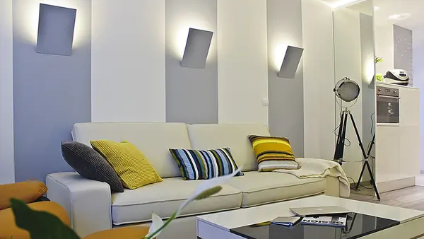 Светильники-бра настенные