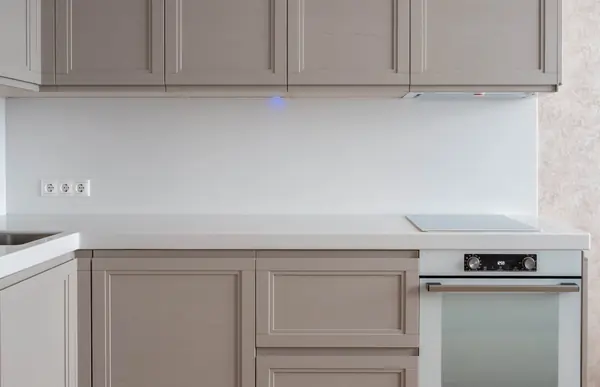 Угловая кухня Джаспер в цвете Экрю от дизайнера