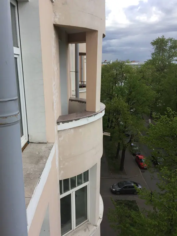 Каменные изделия для парапета балкона