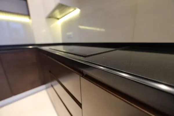 Просторная двухуровневая квартира в современном стиле