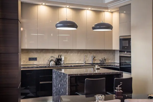 кухня глянцевая