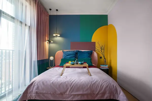 Интерьер в стиле мемфис