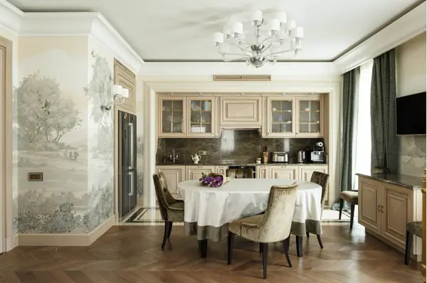 Классика с дизайнерскими обоями