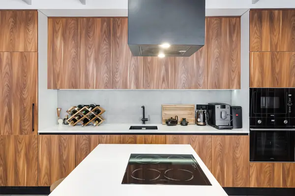 Минималистичная кухня с акцентом на натуральность!