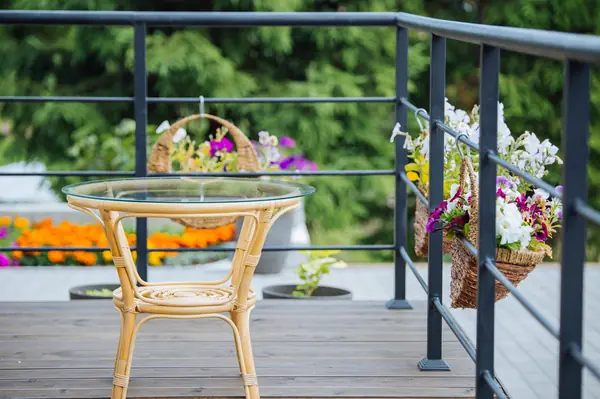 Белый коттедж в поселке Киссолово