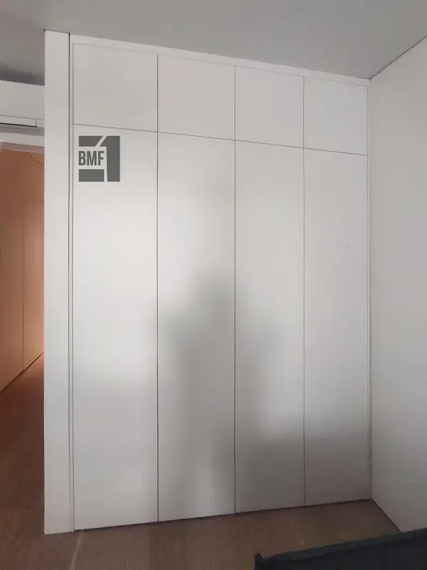 Распашной шкаф в спальню 55803-3