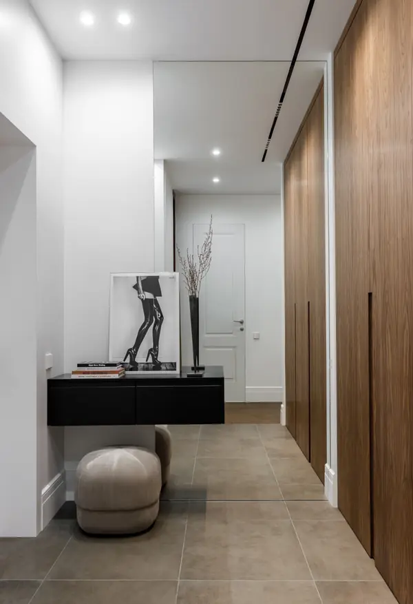 Ремонт двухкомнатной квартиры 50 м² для девушки в стиле неоклассика