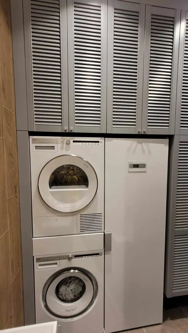 Вентилируемые фасады шкафов в постирочную
