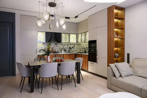 Строгая неоклассика для молодой семьи