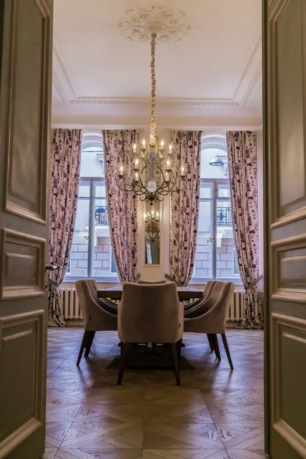 CHATEAU DE LA PETROGRADKA