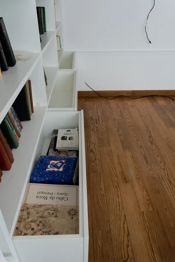 Стеллаж raumplus белый платиновый