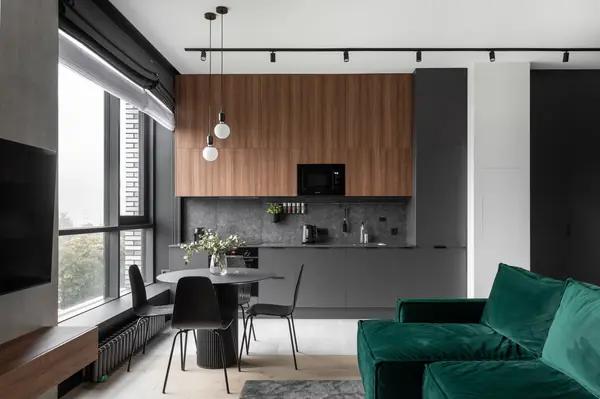 Новочерёмушкинская, 17