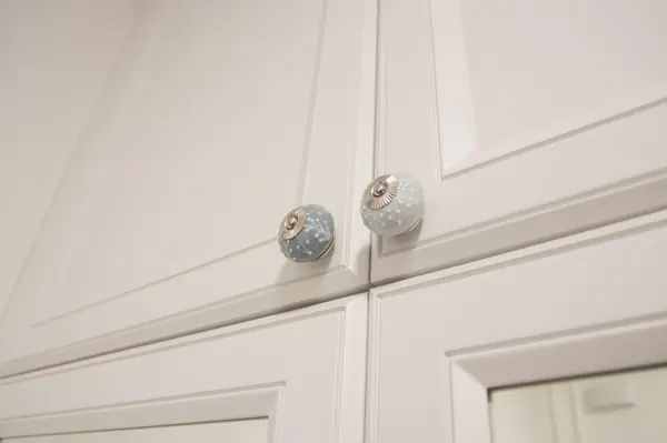 Прихожая в современной классике