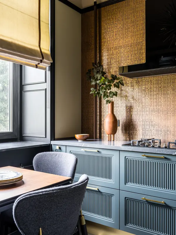 Сталинка на Университетском проспекте, 75 кВ.м.