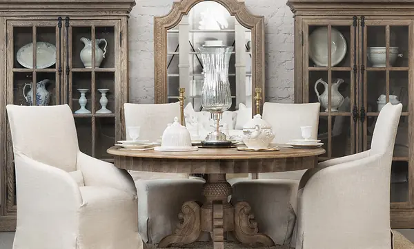 Столовая French Round Dining