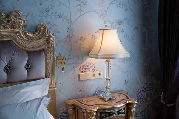 Дворцовая классика в городской квартире