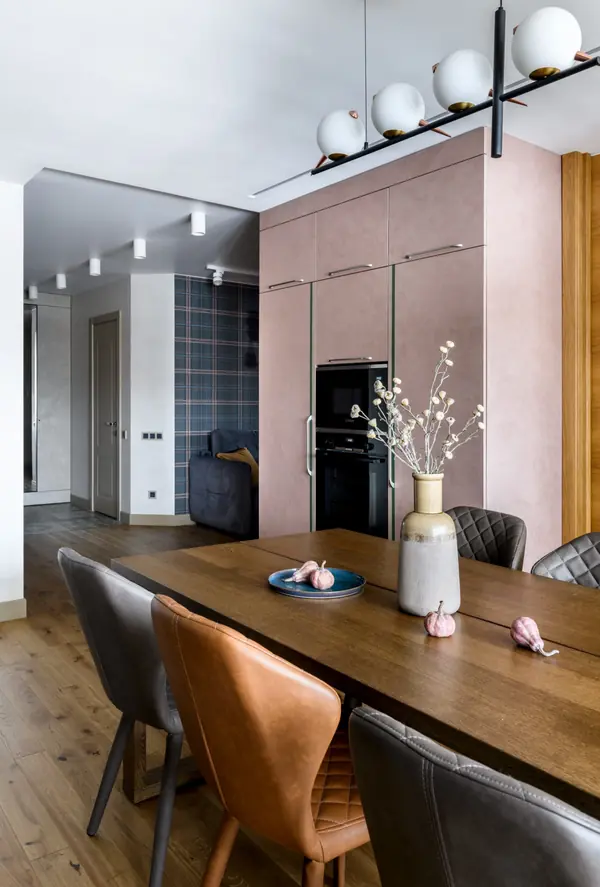 Квартира 100м2, общая кухня столовая и 2-е детские