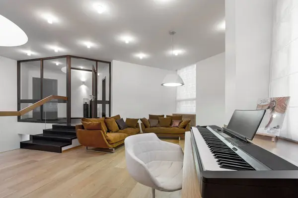 Дом с бассейном