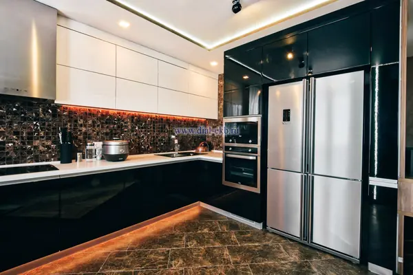 Гостиная - кухня в современном стиле для молодой семьи