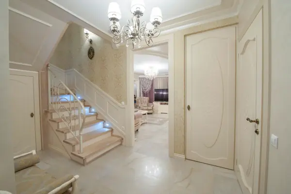 Двухуровневая квартира. Неоклассика (150 кв м).