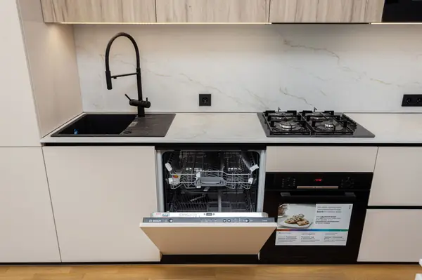 Современная кухня на ул. Озерной