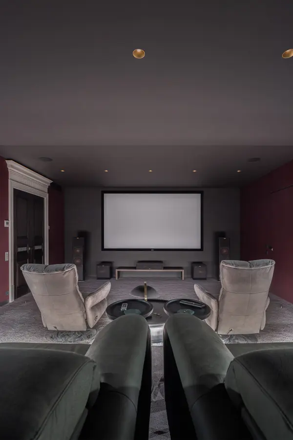 Персональный кинозал Монолит