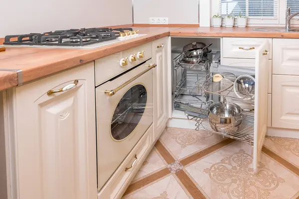 Кухня в современном классическом стиле