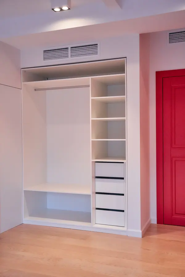 Шкаф в спальню raumplus