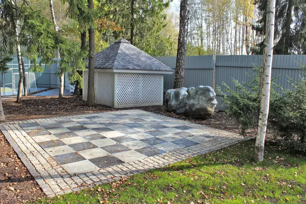 Под одной крышей