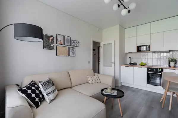 Парадный ансамбль, 2евро, 32м2