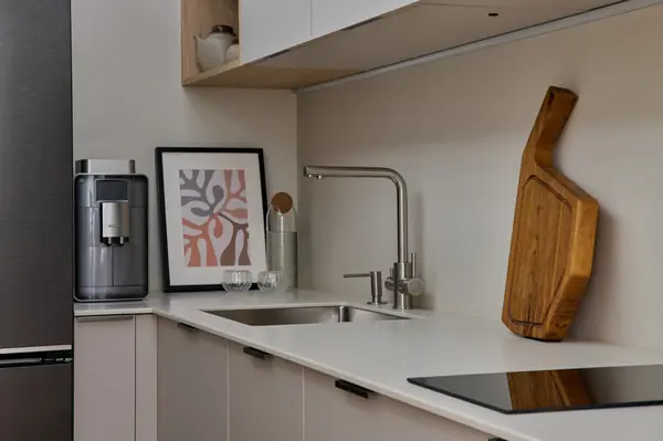 "Элегантность сквозь минимализм: История дизайна в ЖК 'Движение Тушино'"