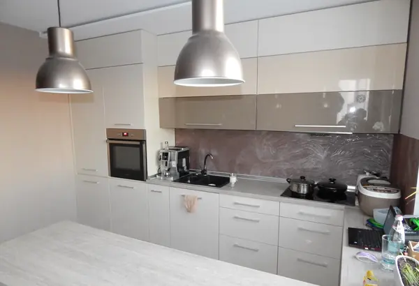 Кухни с окрашенными фасадами