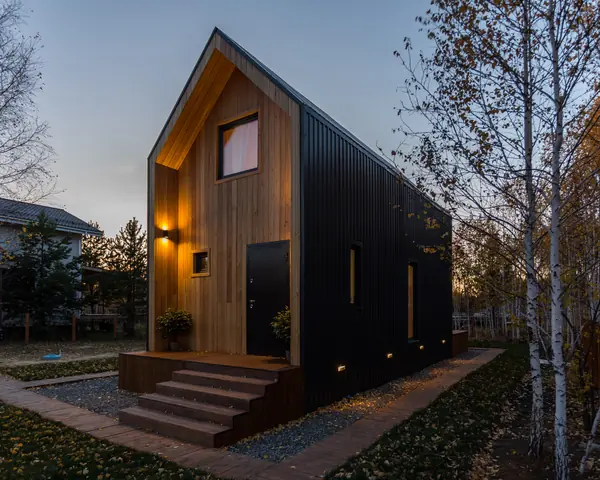 Компактная дача в стиле барнхаус.