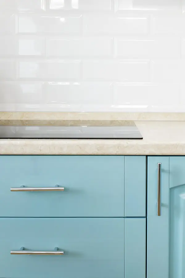 Бирюзовая квартира по улице Интернациональная