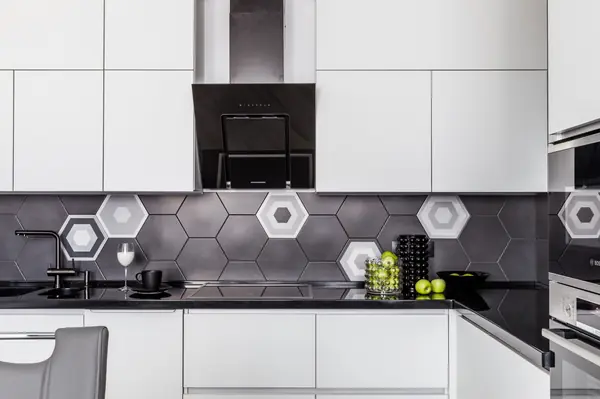 Монохромный интерьер 2-х комнатной квартиры