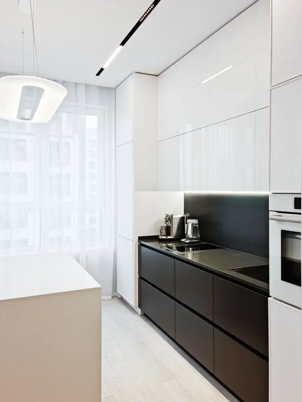 Белый минимализм - зона готовки