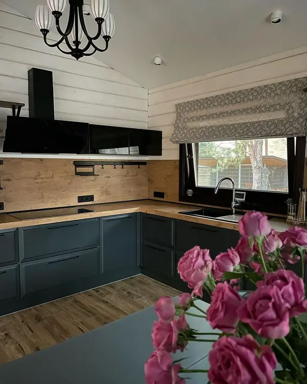 Гармоничное сочетание фасадов Latte и Prestige Deco