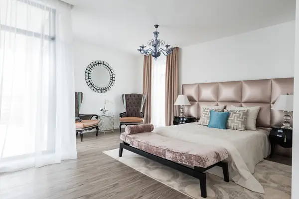 Дом с лошадиным бюстом