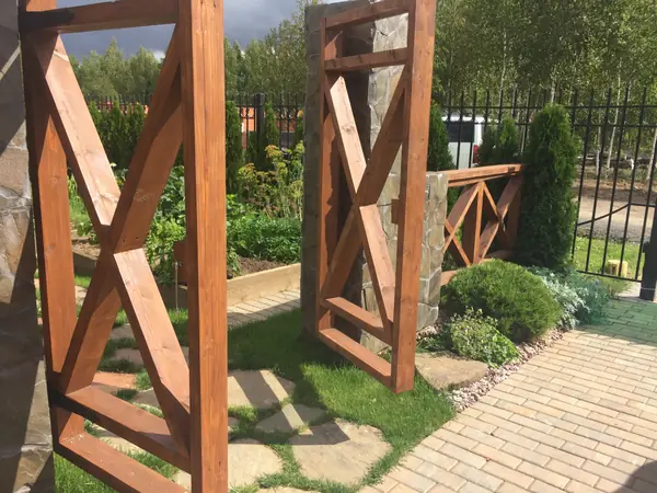 Ландшафтный дизайн участка треугольной формы