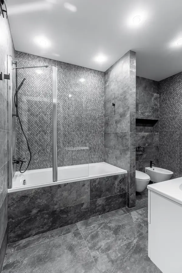 4-х комнатная квартира с черно-белой геометрией