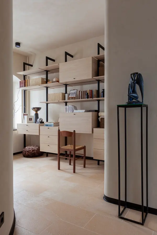 Добрая квартира - интерьер 49м² в доме XIX века