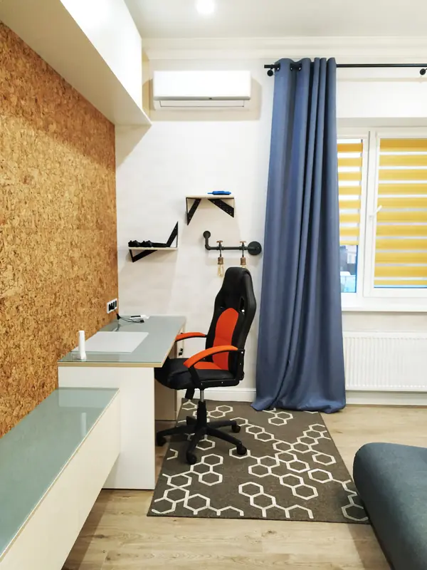 Подростковая комната с элементами лофта