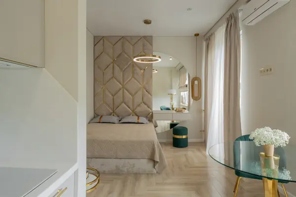 Квартира-студия 28м2 в городе Сочи или "50оттенков золота"