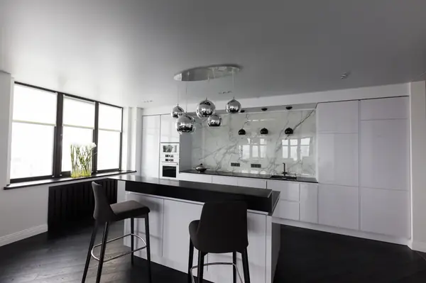 АПАРТАМЕНТЫ В ЧЕРНО-БЕЛЫХ ТОНАХ