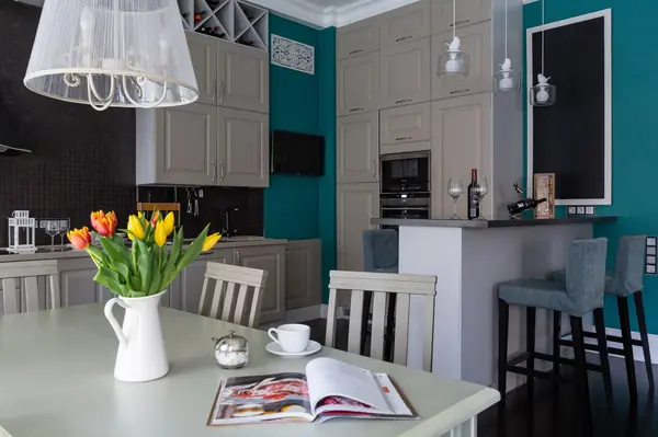 Интерьер Александры Панковой в старом фонде Петербурге