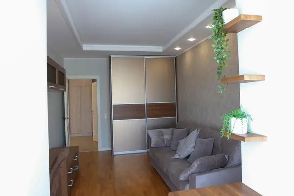 Современная квартира в мягких цветах