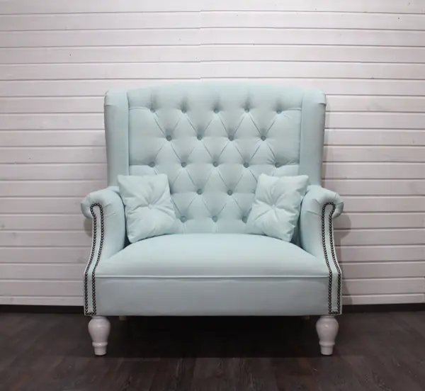 Кресла и декоративные стулья