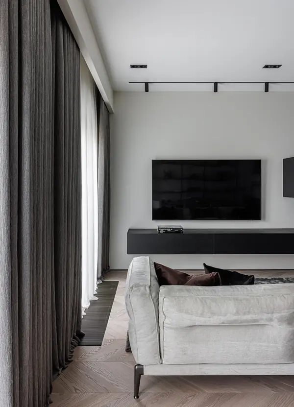 Монохромная квартира 90 м2 в центре Москвы